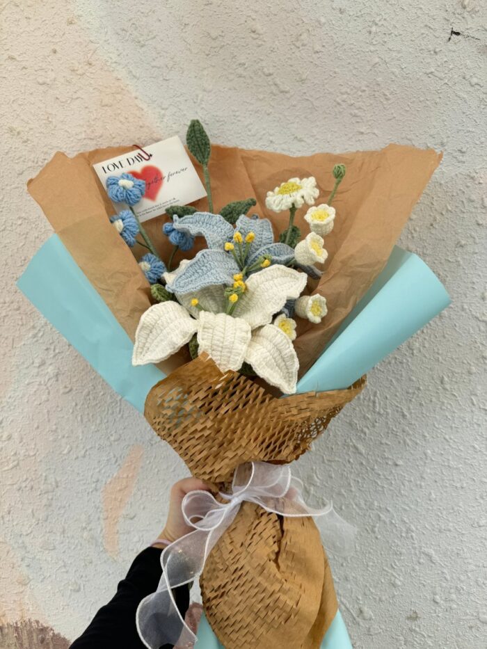 Crochet Flower Bouquets Handmade, Finished Product, Bending Lily – Blue and White